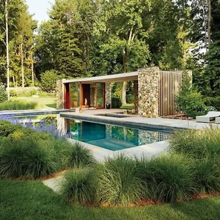 Timeless Holiday In With Garden Эвей